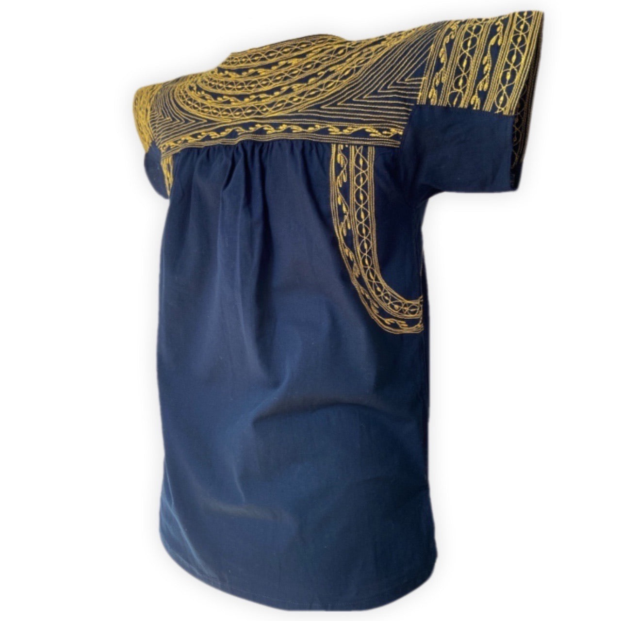 Blusa artesanal oaxaqueña azul marino con bordado en ocre